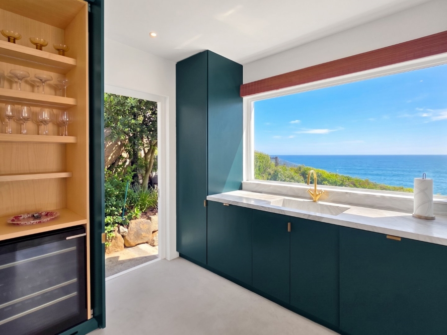 To Let 7 Bedroom Property for Rent in Bantry Bay Western Cape